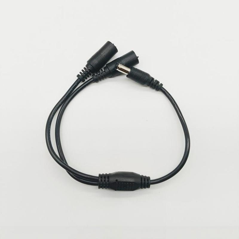 Robuuste 1-naar-2 DC-stroomspl - Outdoor Use Power Strip recensie en prijs
